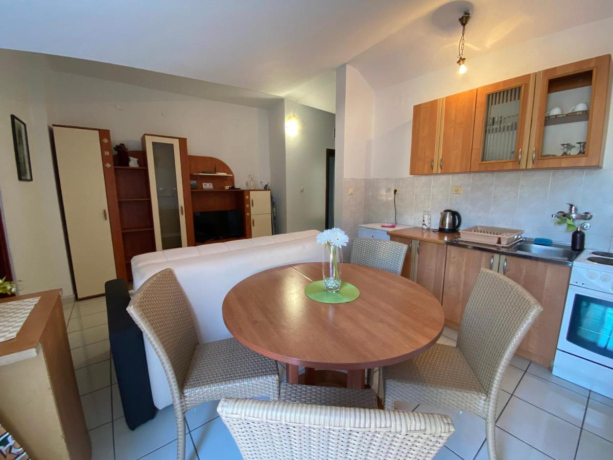 Apartments Mandarina Garden Petrovac エクステリア 写真