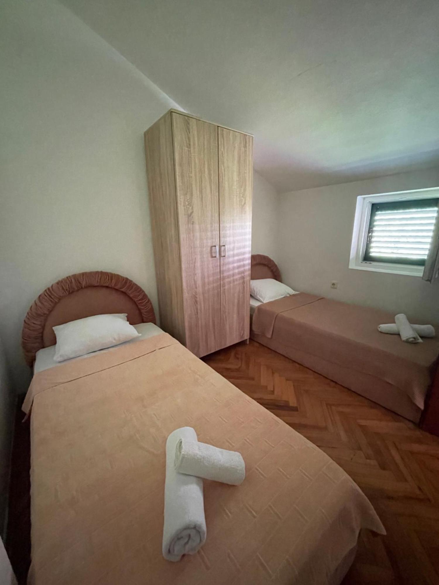 Apartments Mandarina Garden Petrovac エクステリア 写真