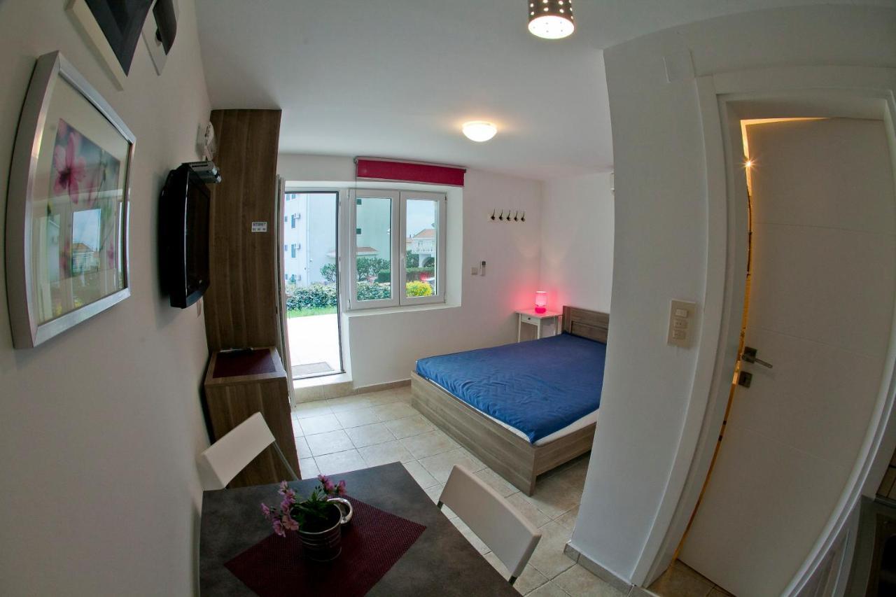 Apartments Mandarina Garden Petrovac 部屋 写真